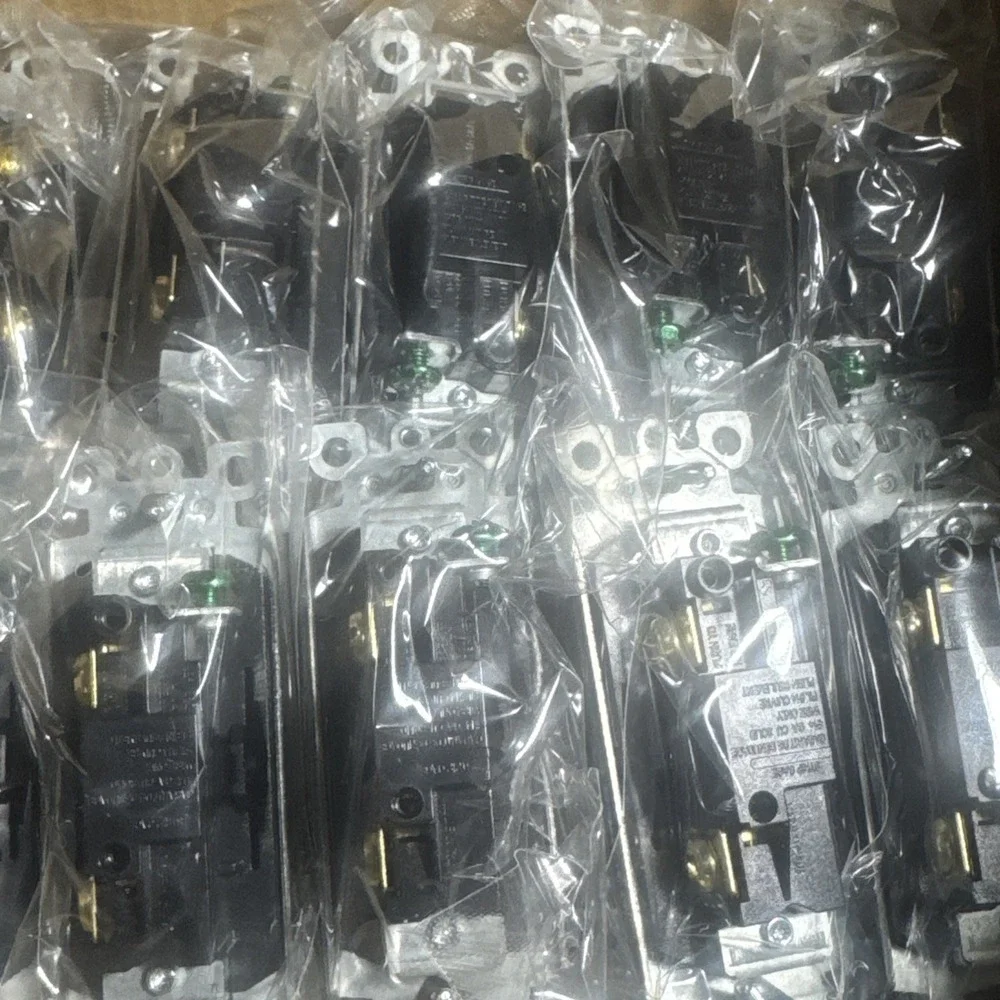 Groundtec Light Switch Black, Single Pole Paddle Rocker UL ,15A 120V/277V, 20pk